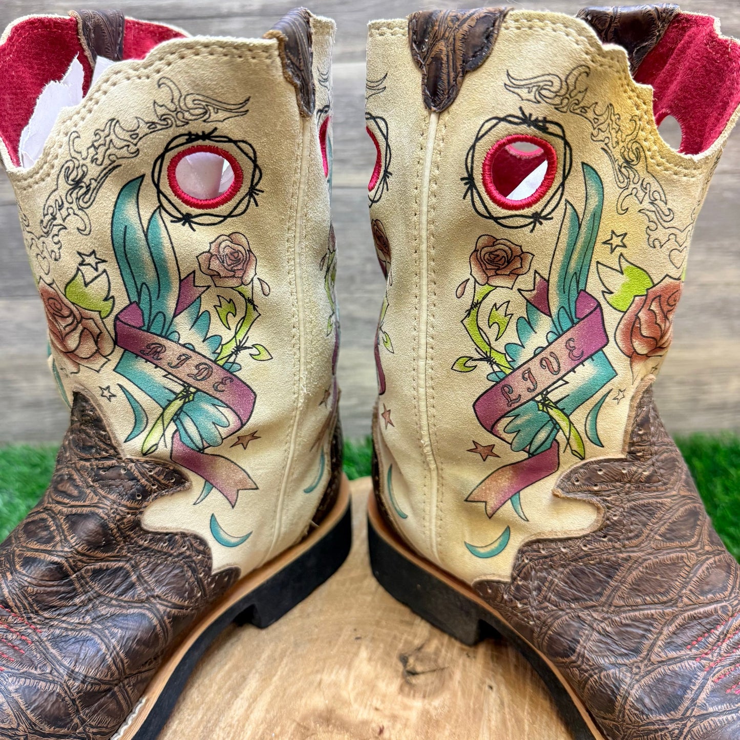 Ariat Women - Size 5 - Live and Ride Square Toe Cowboy Boots 10007987