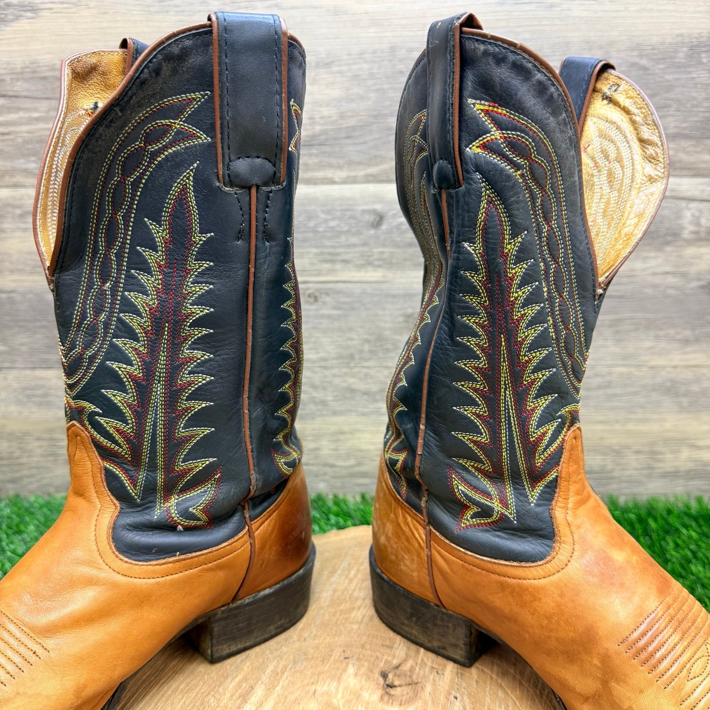 Tony Lama Women - Size 7B - Tan/Black Cowboy Boots 1060