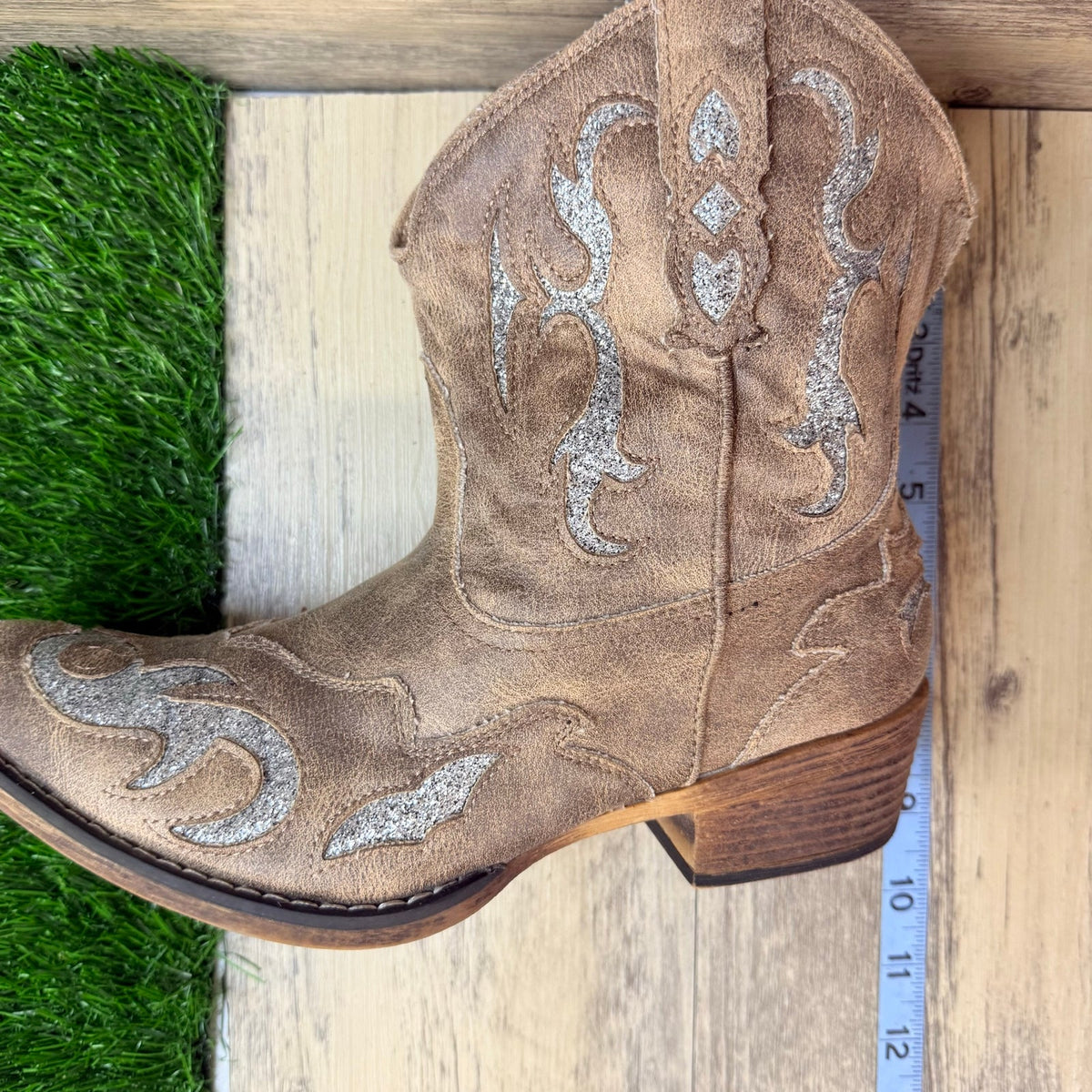 Pierre Dumas Women - Size 9 - Brown Silver Inlay Faux Ankle Boots
