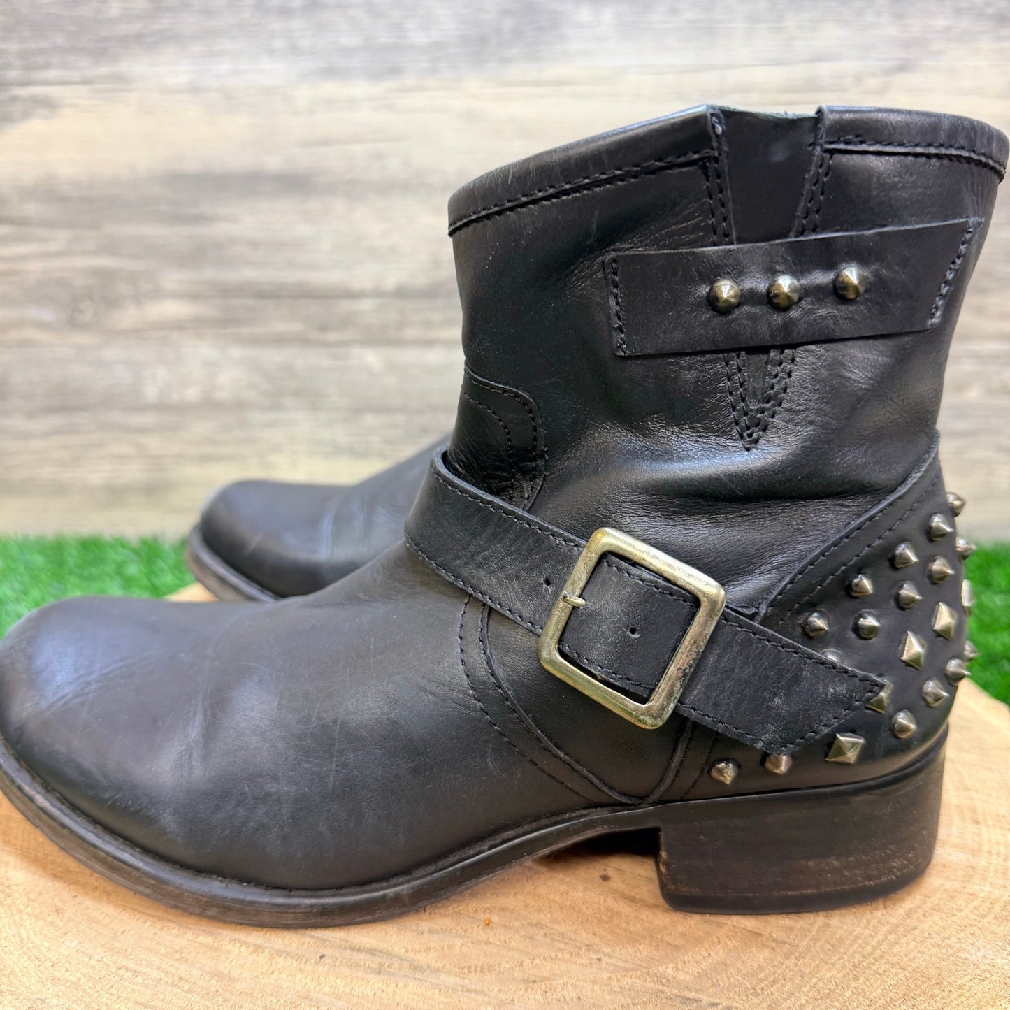 Steve Madden Women - Size 8.5M Black Studded Ankle Boots 951