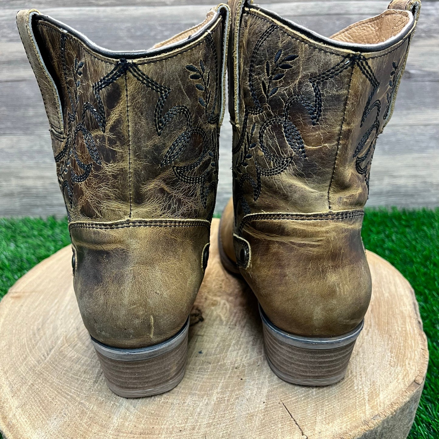 Sterling River Women - Size 9.5 10M - Distressed Brown Ankle Boots Style SR5012