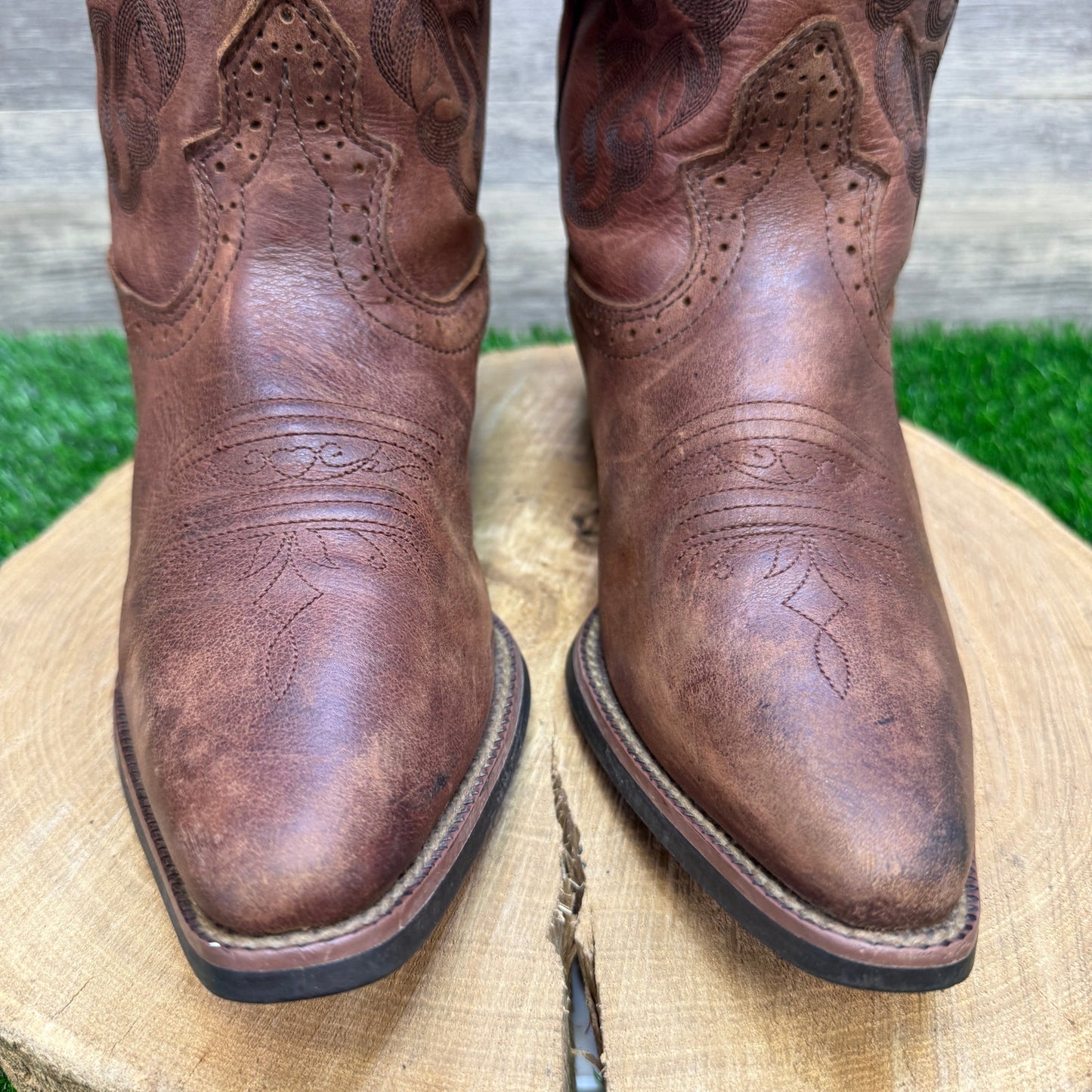 Justin Women - Size 9.5B - Brown Stampede Cowboy Boots Style L2559