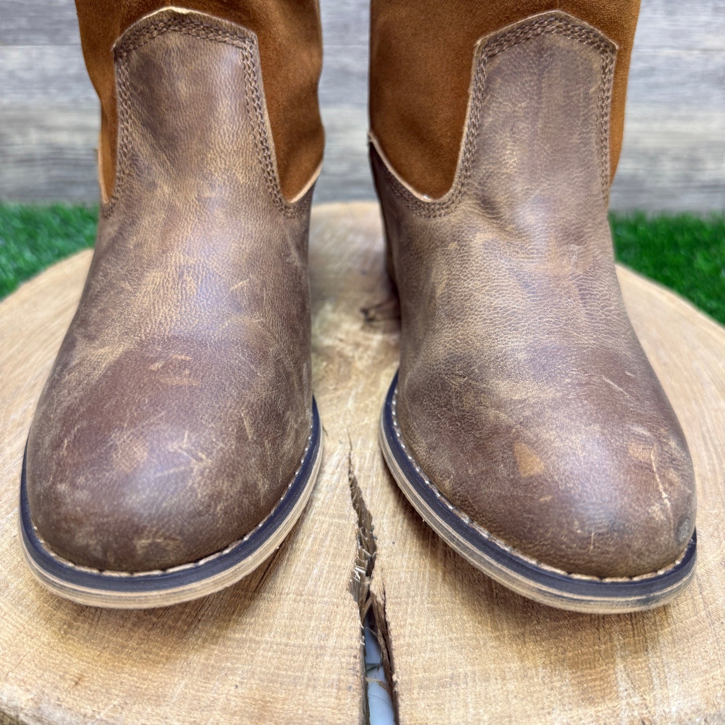 Sterling River Women - Size 8M - Brown/Tan Suede Ankle Boots Style SFW1217