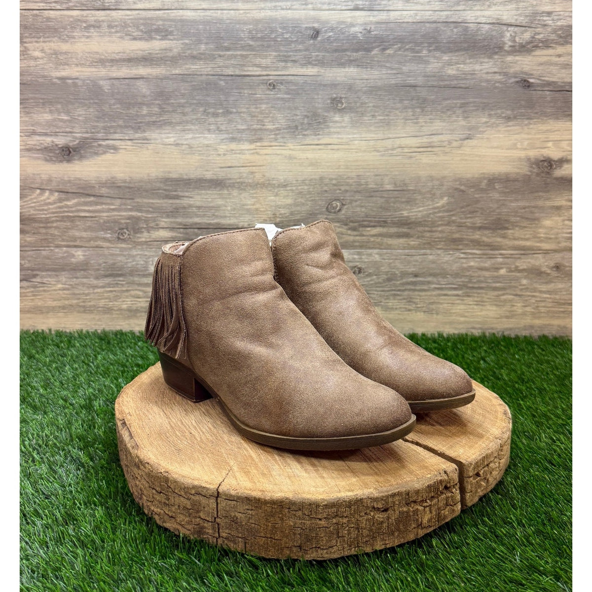 Sugar Women - Size 9.5M - Beige Faux Suede Fringe Ankle Zipper Boots