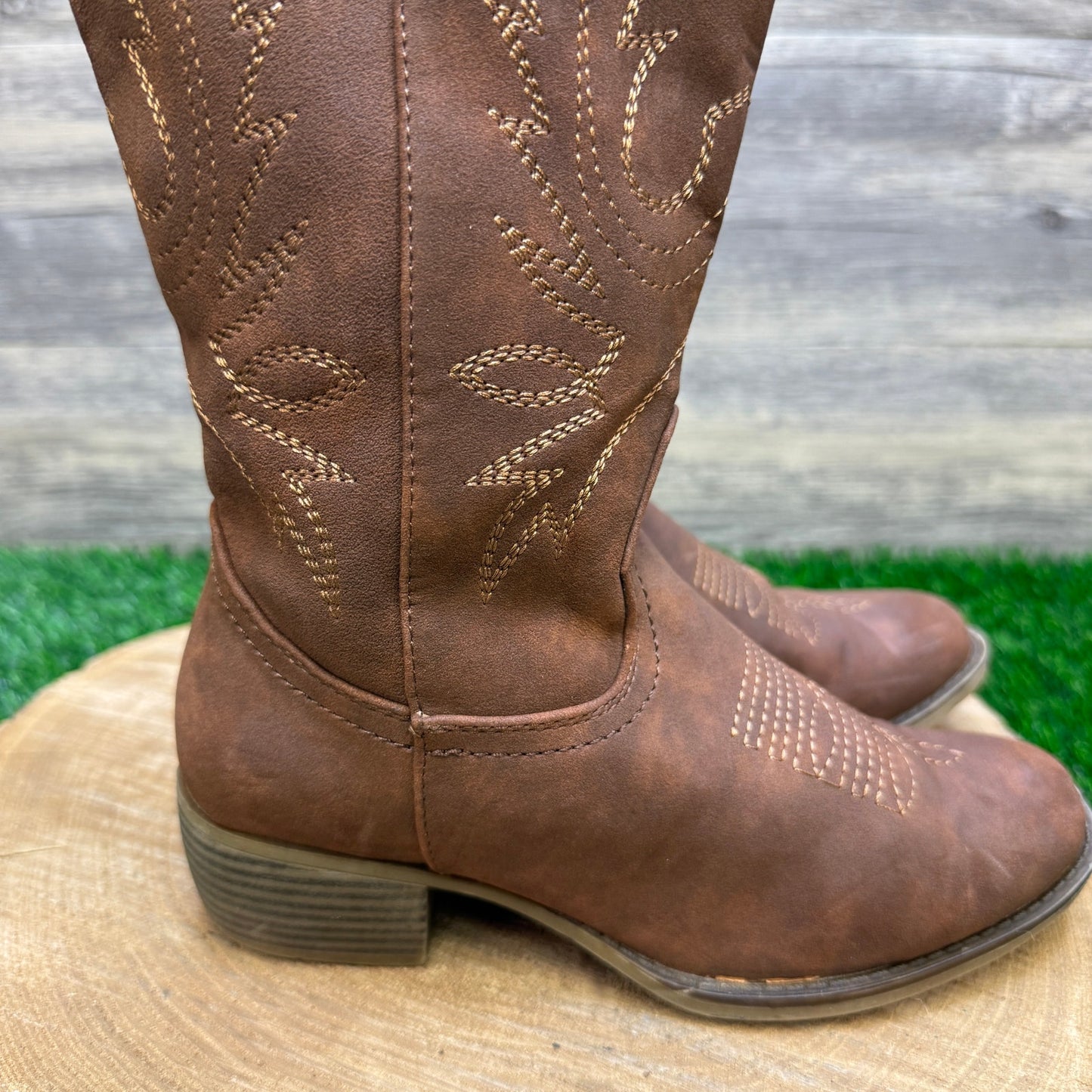 Shelby Youth - Size 2 - Brown Faux Leather Boots Style 701529