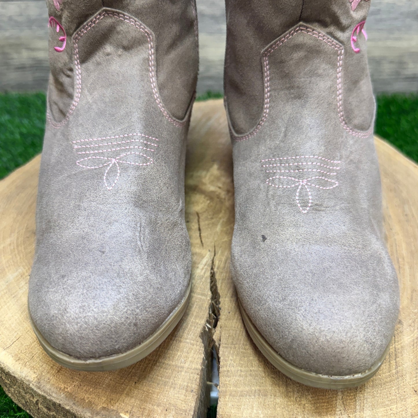 Magellan Youth - Size 5D - Beige/Pink Faux Leather Zipper Boots Style 172984