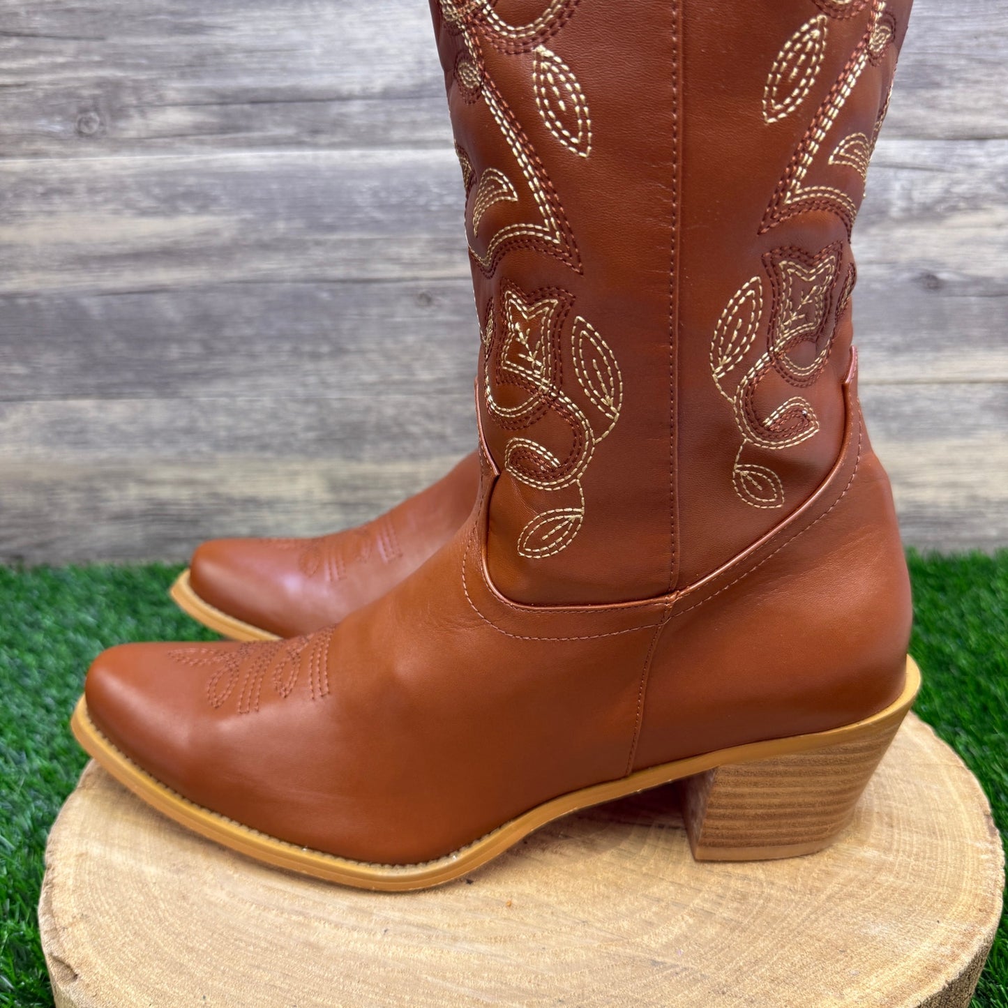 Unknown Men - Size 12 - Tan Faux Leather Snip Toe Cowboy Boots