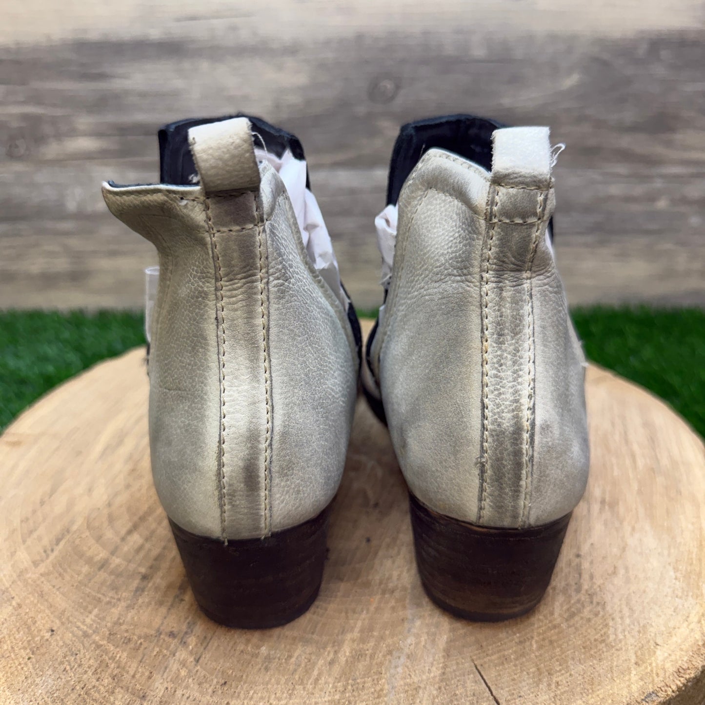 Diba True Women - Size 8.5M - Black/Cream Ankle Boots