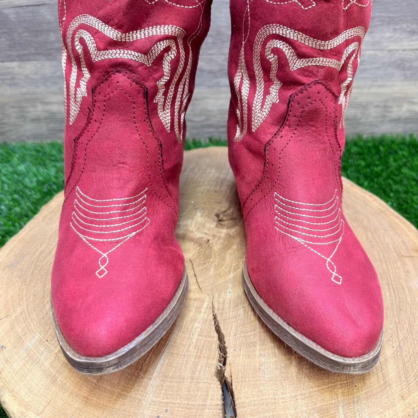 True Craft Women - Size 8M - Soft Faux Leather Cowboy Boots Tammi