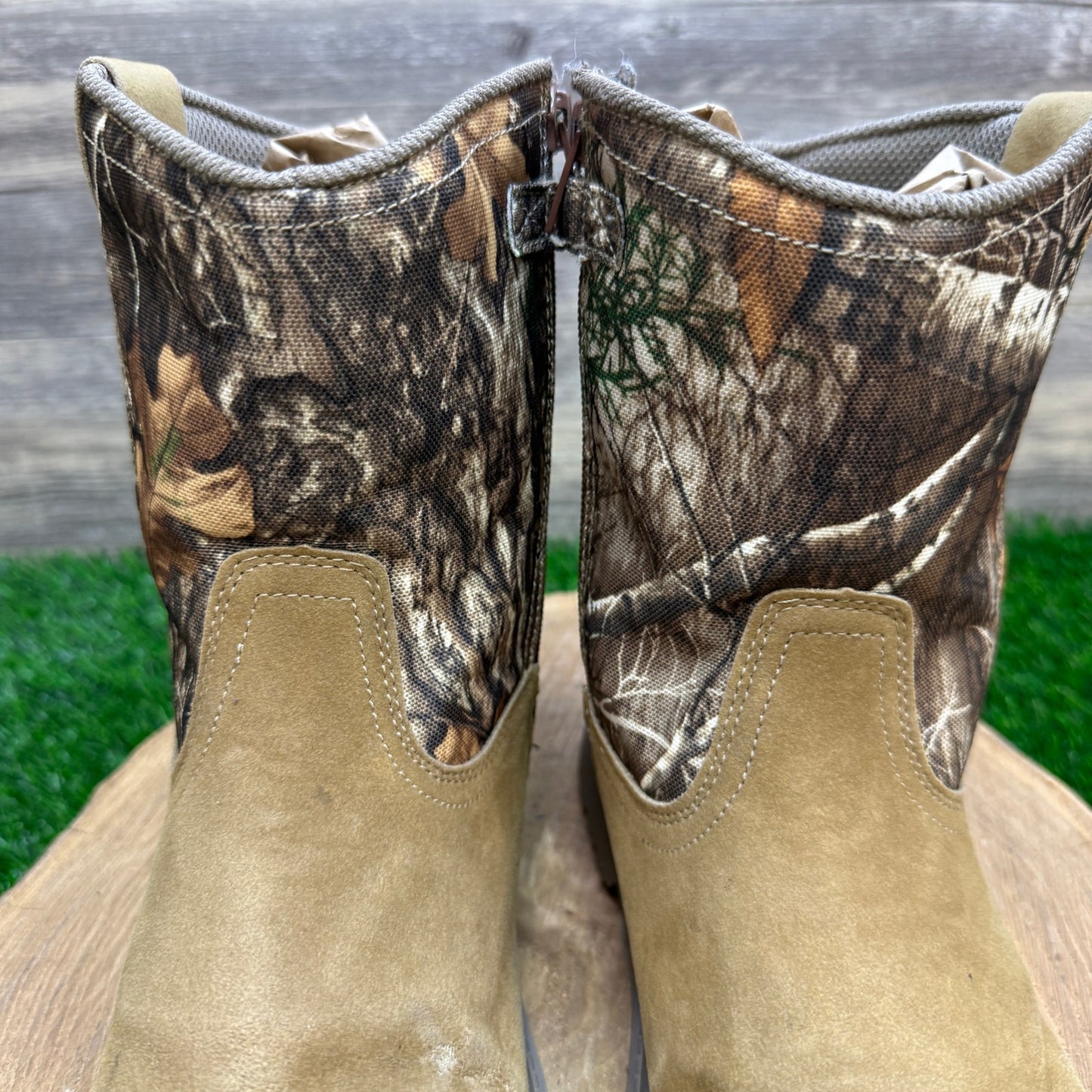 Academy Youth - Size 4D - Tan/Camo Zipper Boots Style 177701
