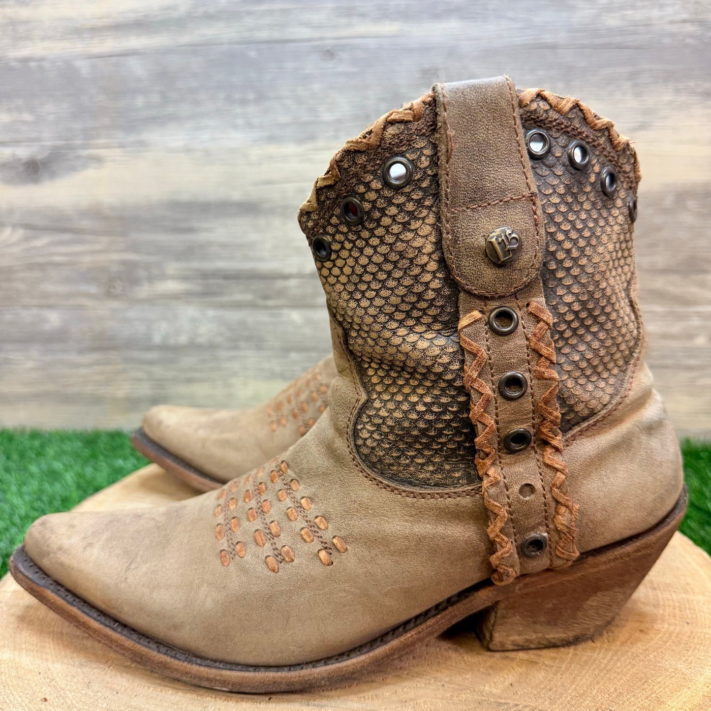 Liberty Black Women - Size 8.5 - Tan Whipstitch Ankle Boots LB711212
