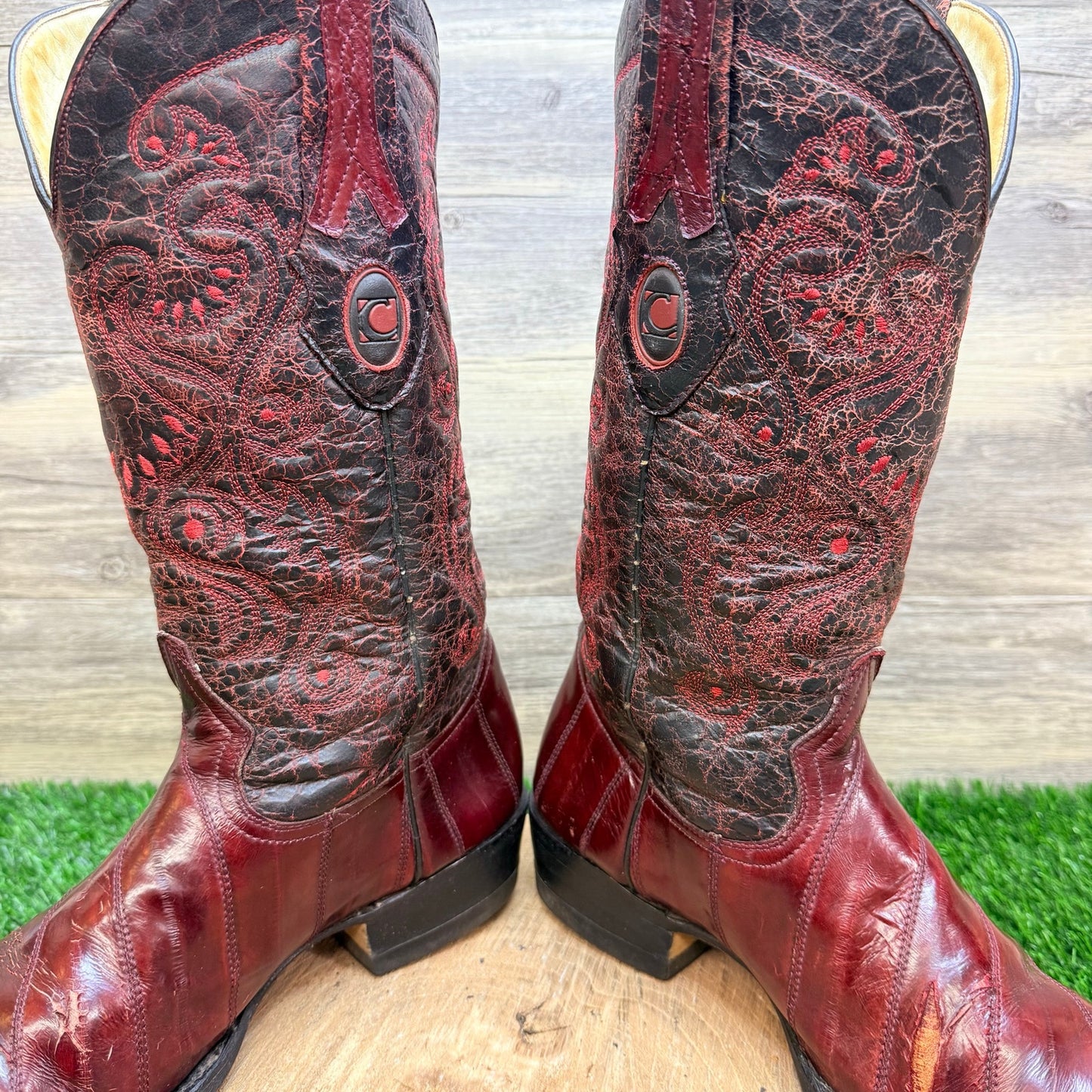 Cuadra Men - Size 9 - Red / Black Eel Cowboy Boots 55025 (damaged)
