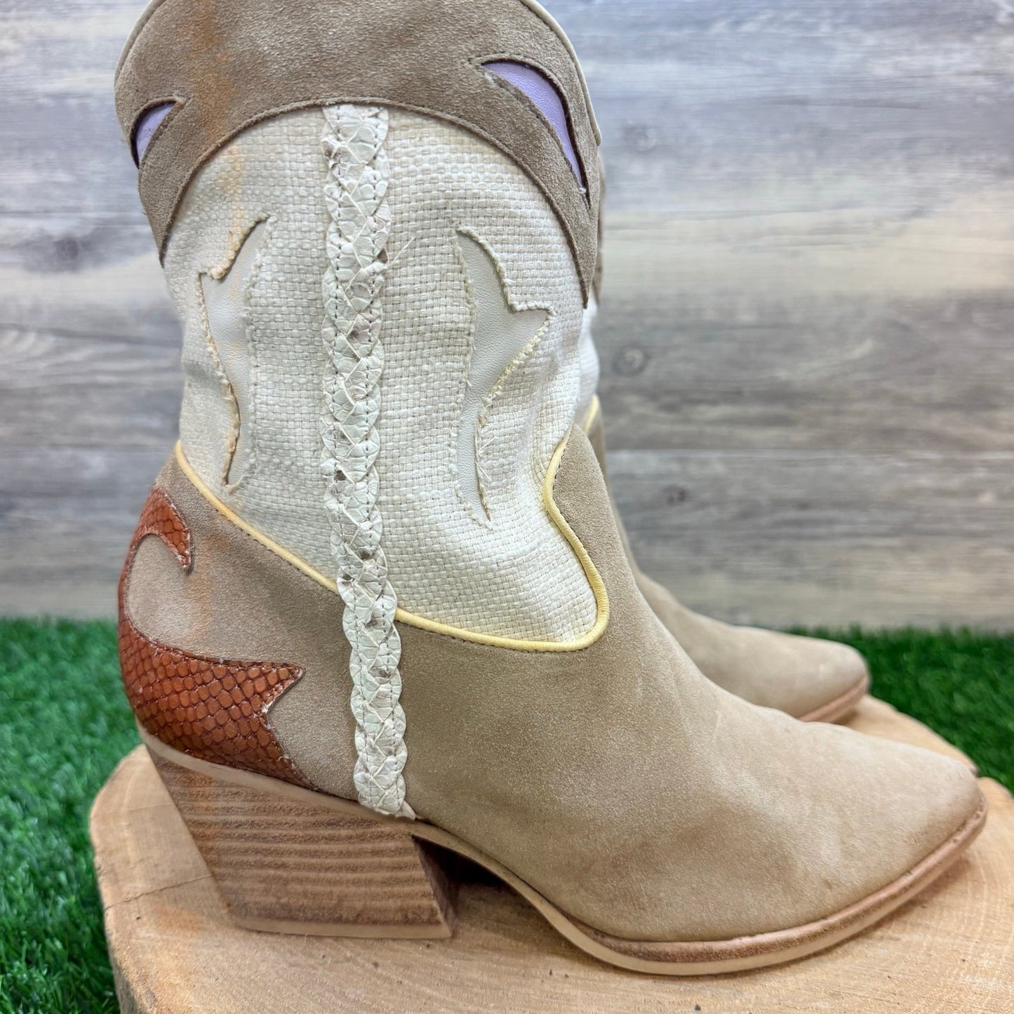 Dolce Vita Women - Size 9 - Beige / Cream Suede Canvas Ankle Boots