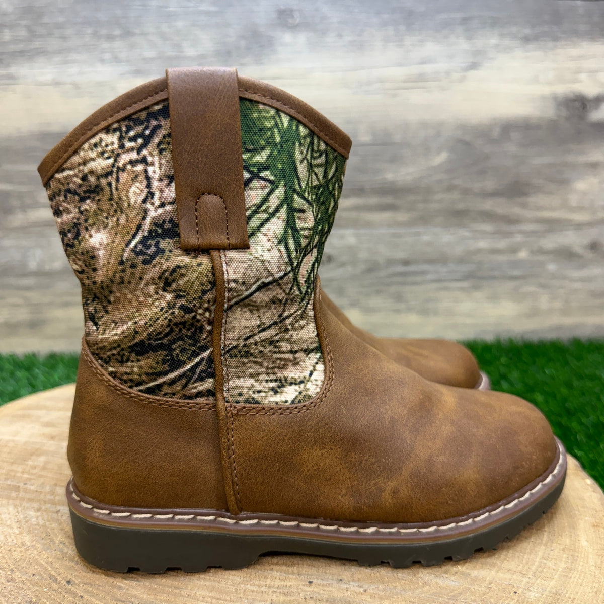 Mountain Creek Youth - Size 13M - Brown Camo Zipper Boots