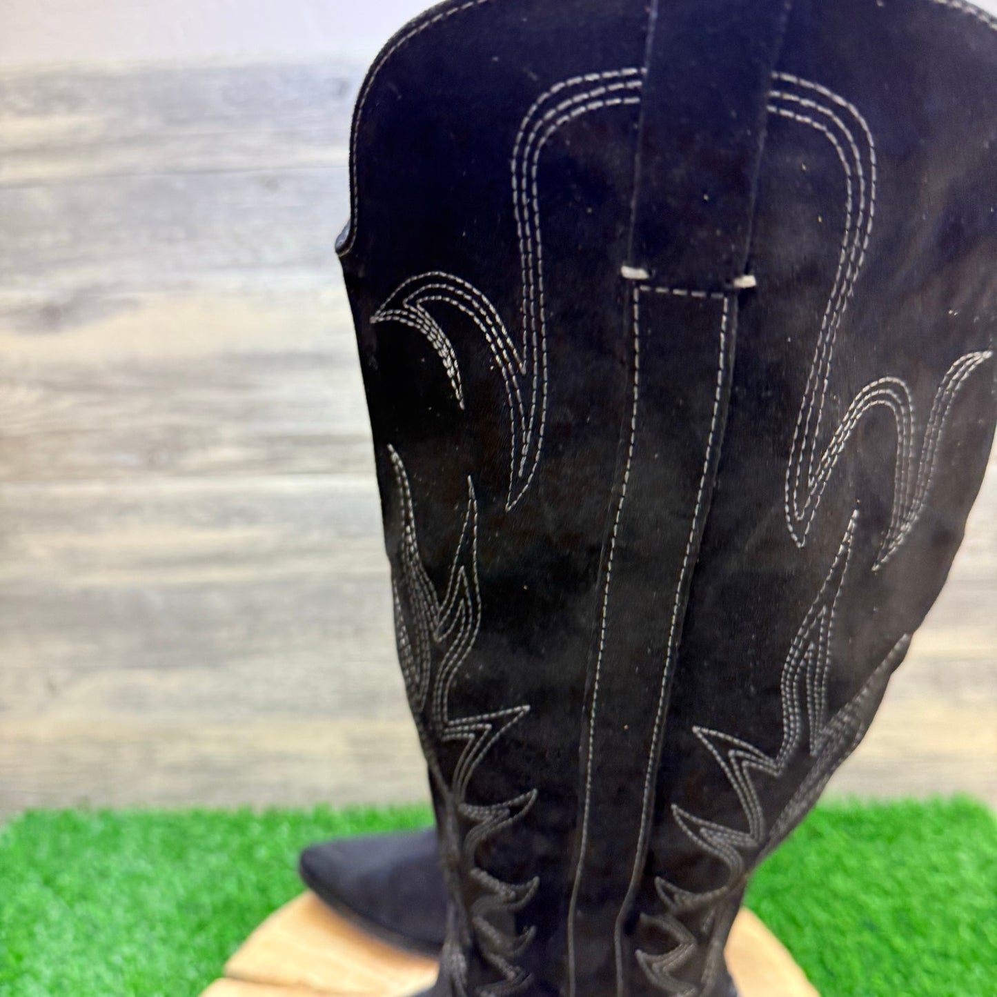 Universal Thread Women - Size 8W - Black Tall Zipper Faux Boots