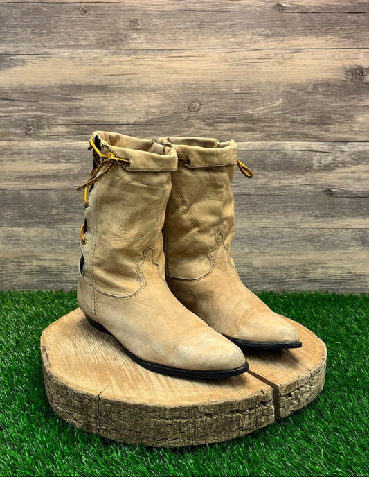Dingo Women - Size 8 - Vintage Beige Suede Southwest Design Boots