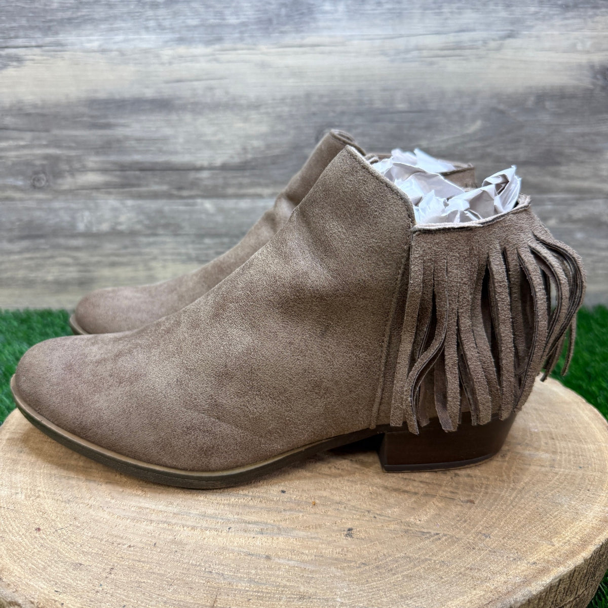 Sugar Women - Size 9.5M - Beige Faux Suede Fringe Ankle Zipper Boots