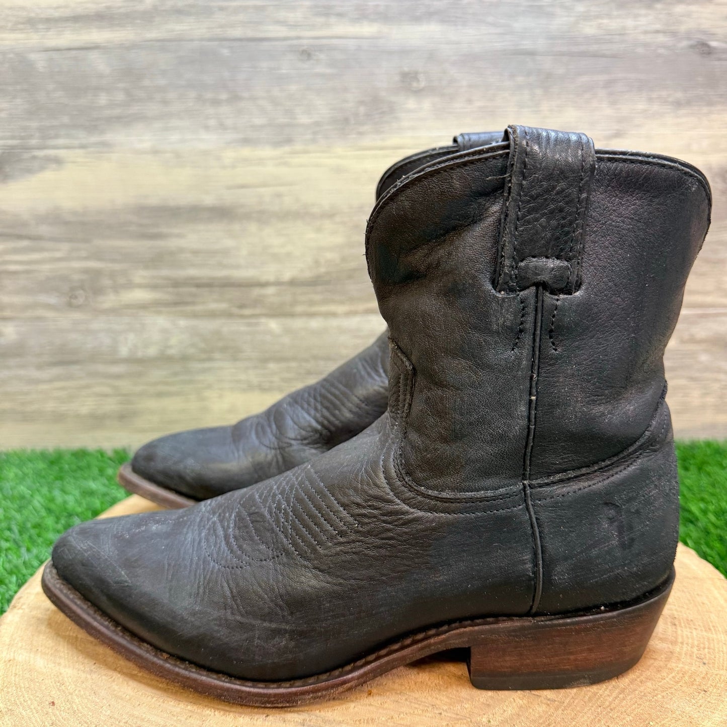 Frye Women - Size 8.5B - Black Billy Short Ankle Boots 77815