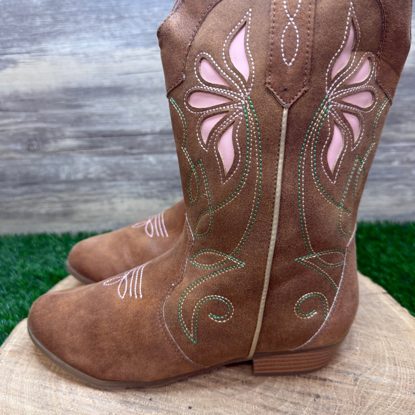 Magellan Youth - Size 5 - Brown/Pink Faux Suede Zipper Boots Style 177744