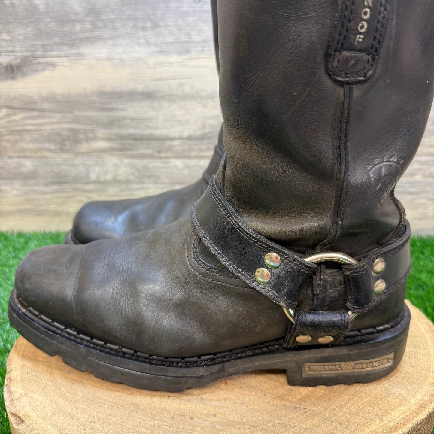 Ariat Men - Size 9EE - Black Metal Mounts Moto Square Toe Boots Style 10002679