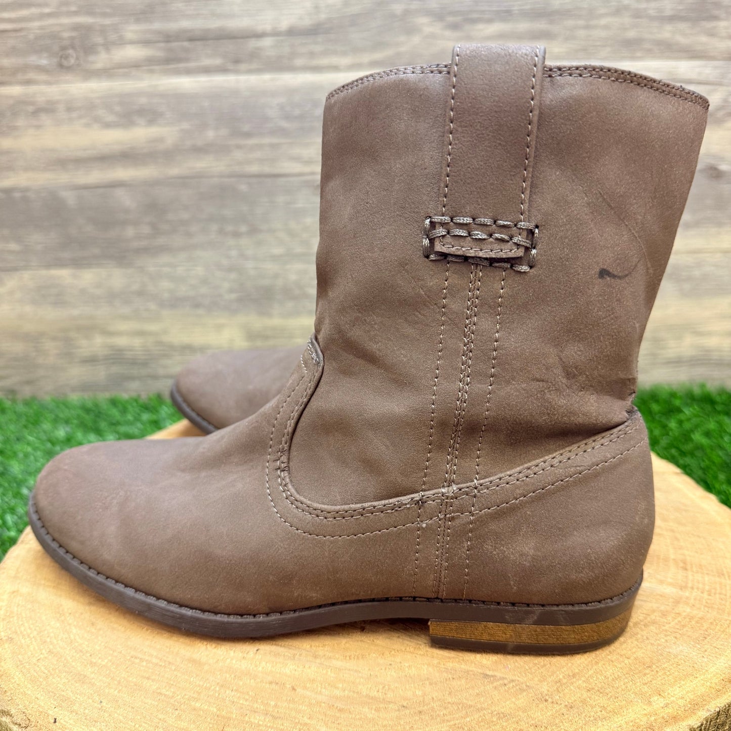 Faded Glory Women - Size 8 - Brown Faux Leather Ankle Boots 607728