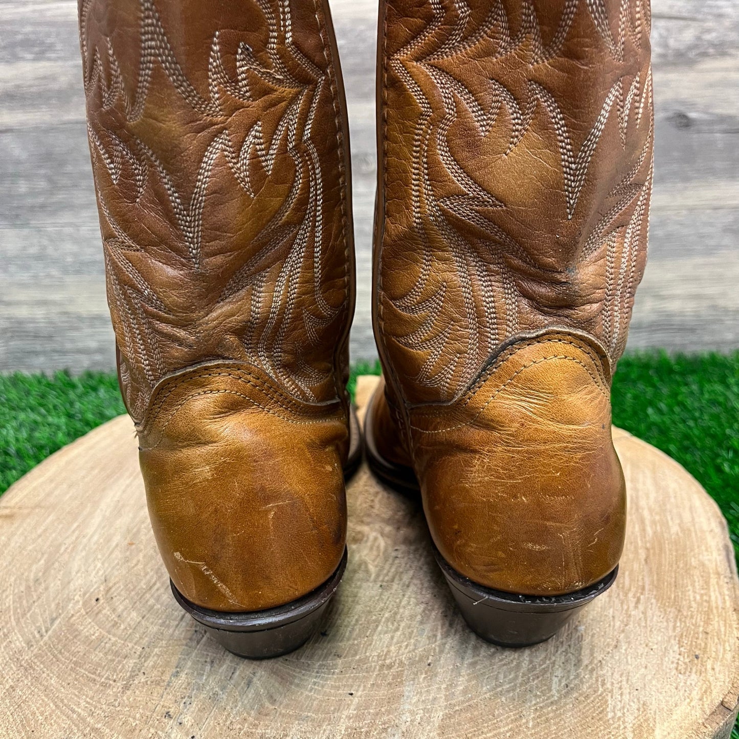 Laredo Women - Size 6.5M - Vintage Tan Cowboy Boots Style 41404