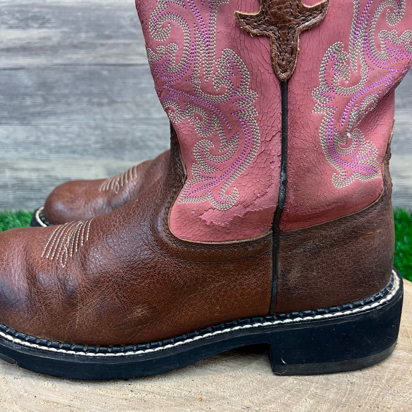 Ariat Women - Size 8.5B - Brown/Pink Round Toe Cowboy Boots Style 10010808