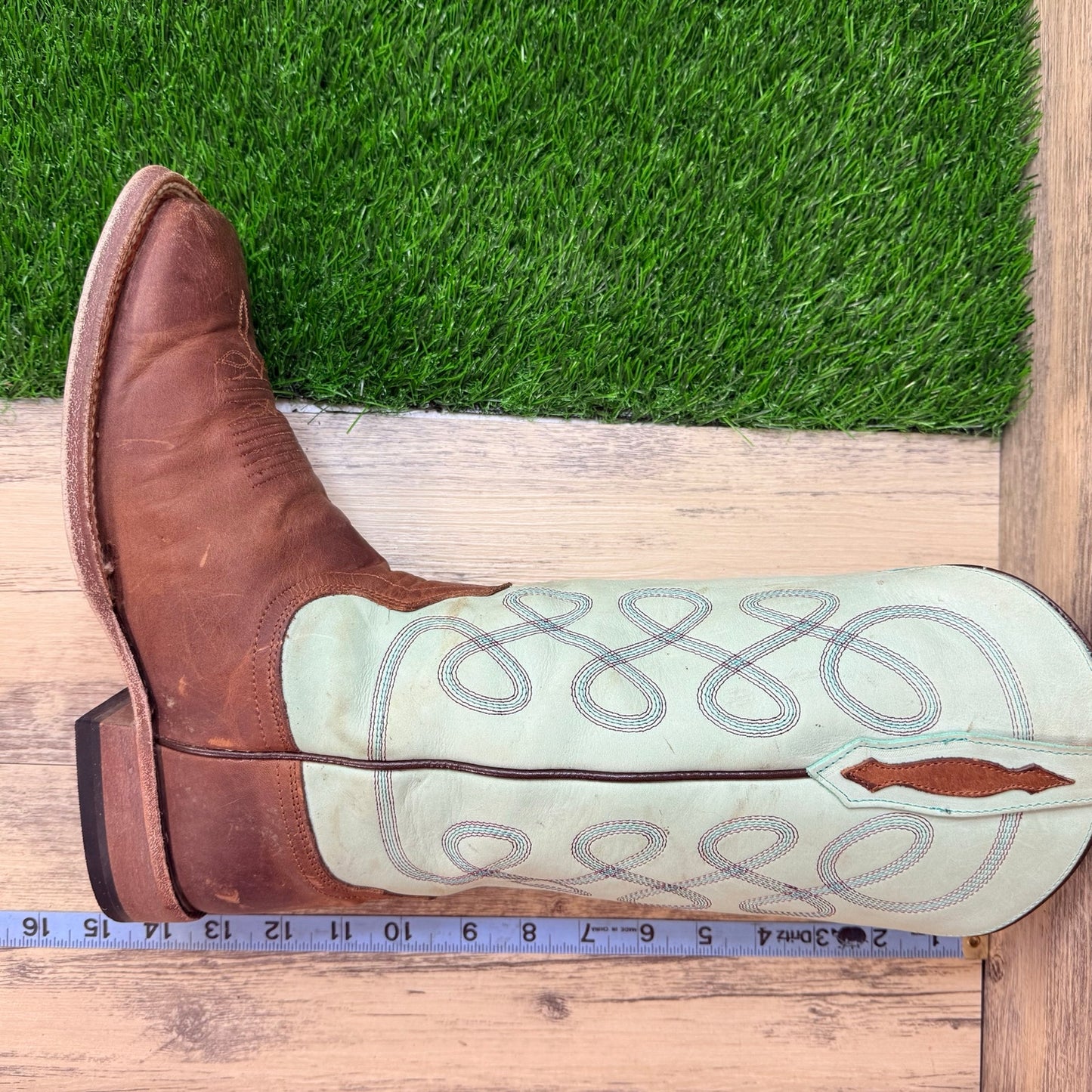 Tony Lama Women- Size 8.5B - Light Green / Brown Square Toe Cowboy Boots TL3201