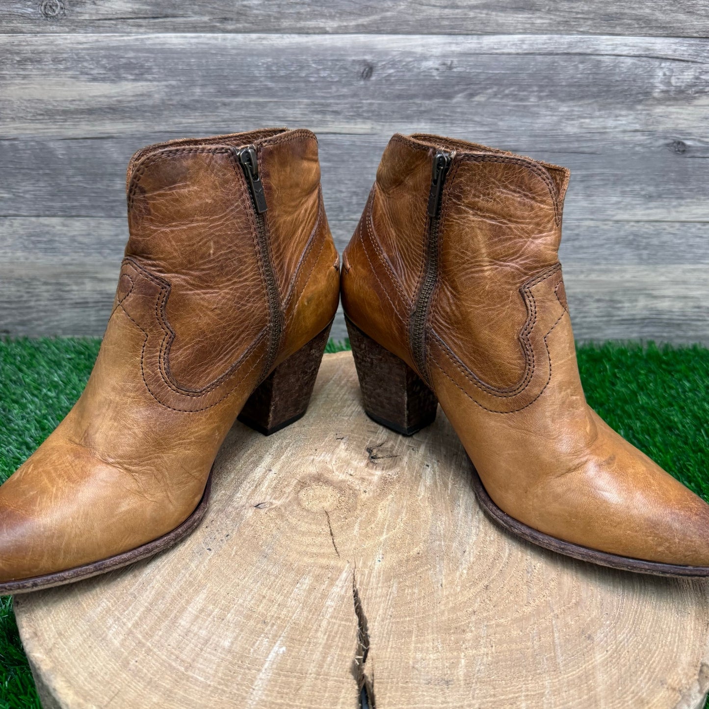 Frye Women - Size 9M - Tan Rene Soft Leather Ankle Zipper Boots Style 3472066