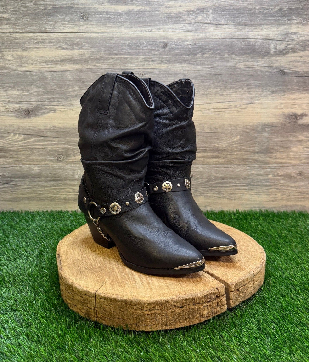 Dingo Women - Size 7.5M - Black Harness Ankle Cowboy Boots Style DI522