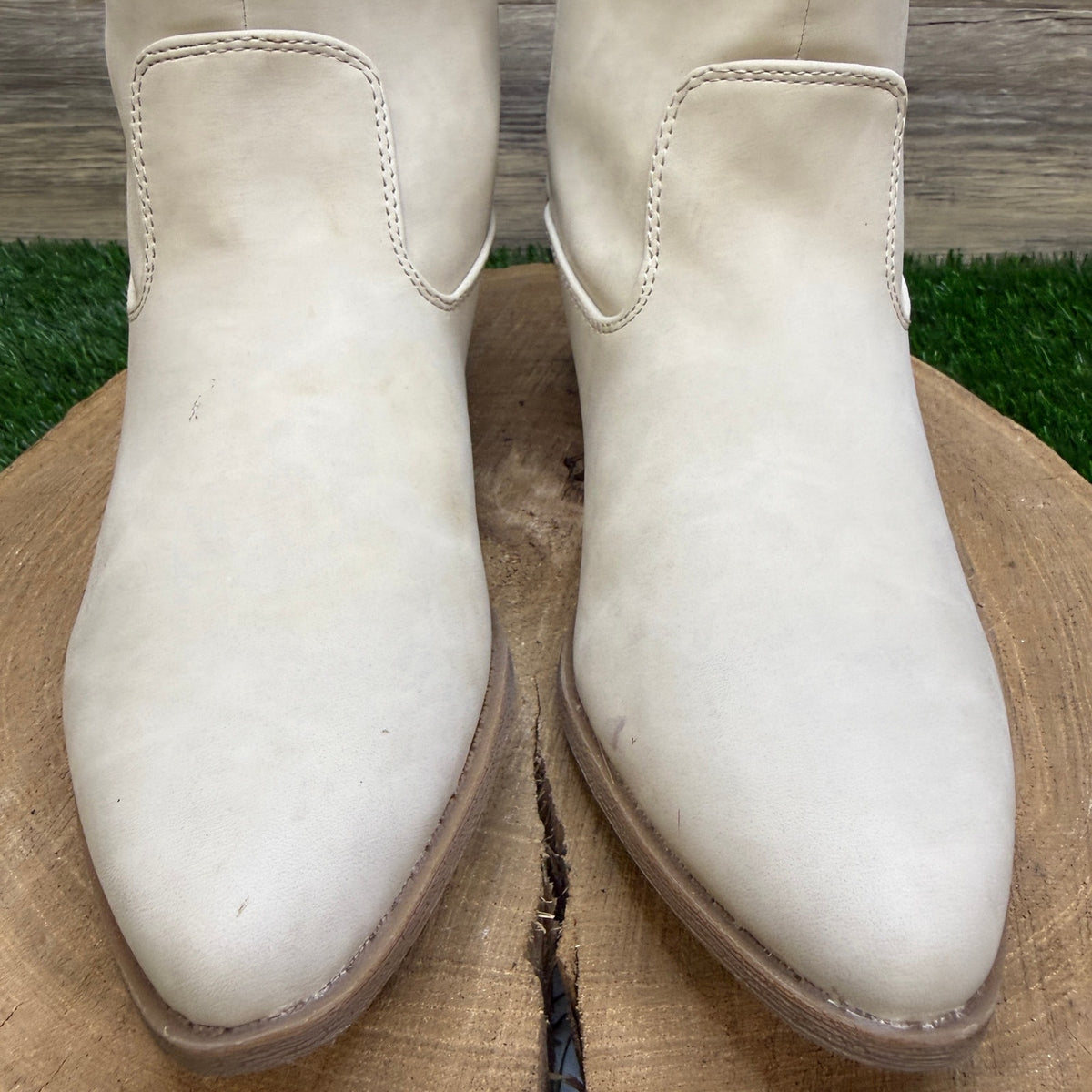 Arizona Jean Co. Women - Size 10M - Cream Faux Leather Ankle Boots Style Meyer
