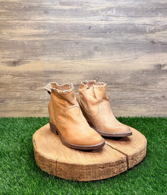 Cool Way Women - Size 7.5 - Sand Ankle Boots