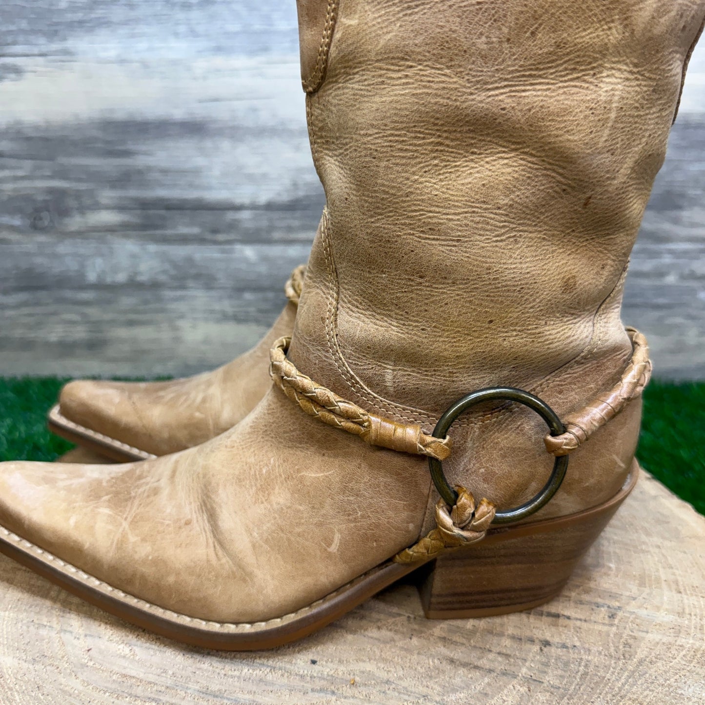 Penny Loves Kenny Women - Size 7.5M - Tan Strappy Cowboy Boots Style Lariat