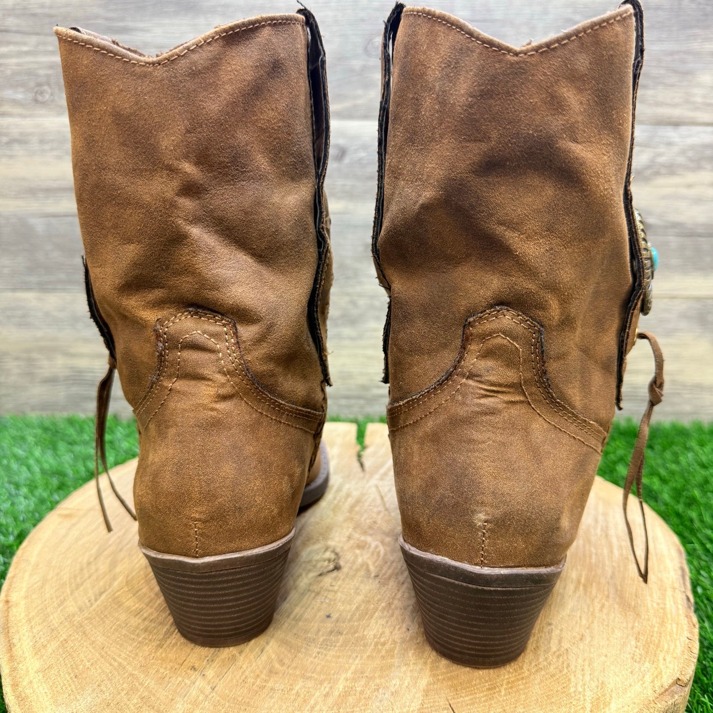 Sugar Women - Size 7.5M - Brown Native Design Faux Leather Boots 427404