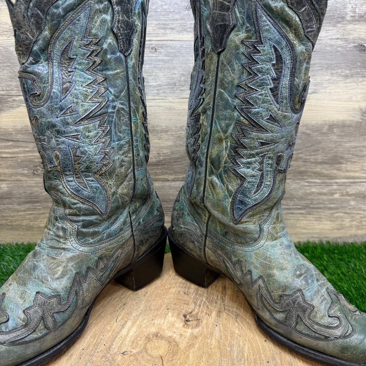 Corral Women - Size 10.5M - Distressed Green Eagle Snip Toe Cowboy Boots A2206