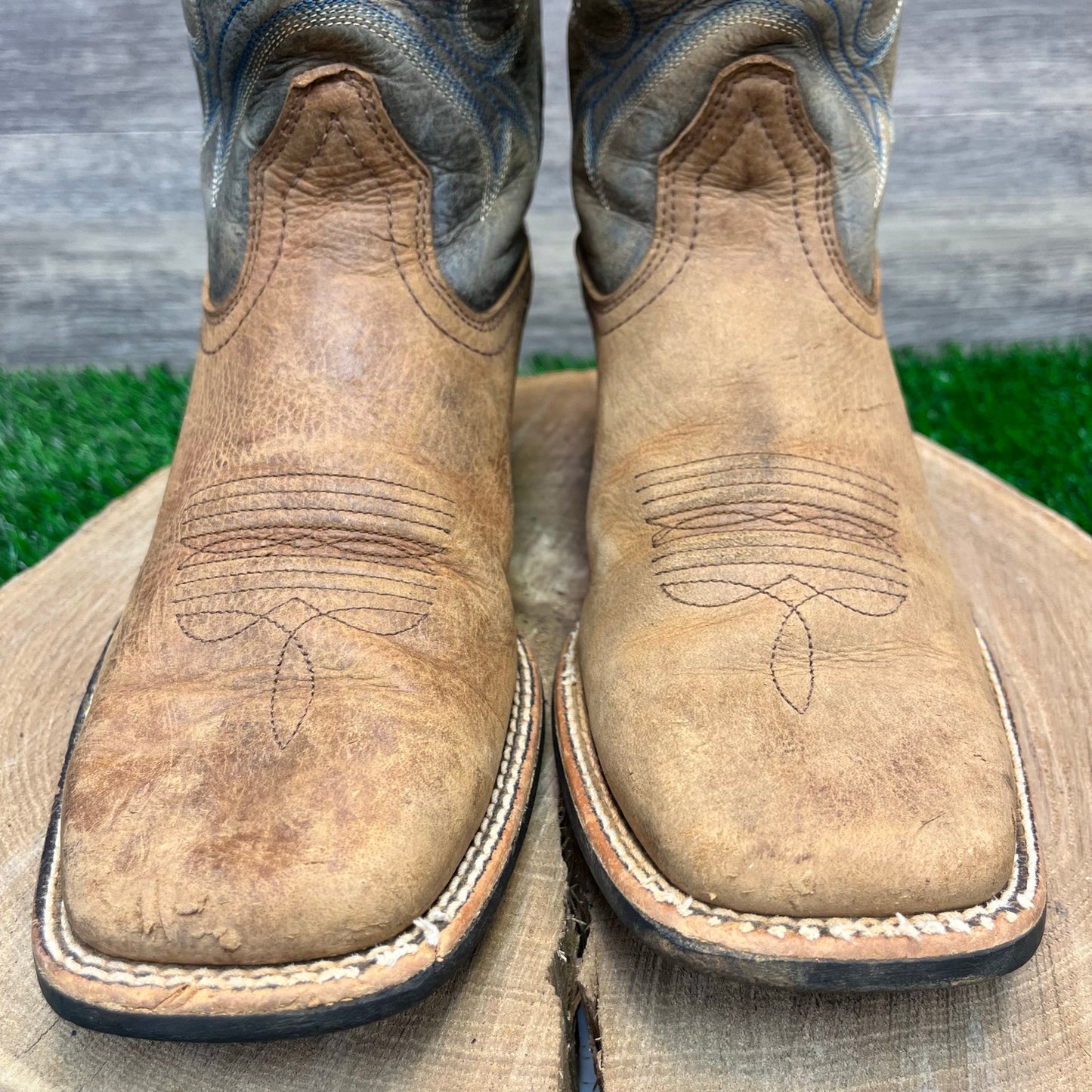 Ariat Men - Size 8D - Green/Tan Square Toe Cowboy Boots Style 10015300