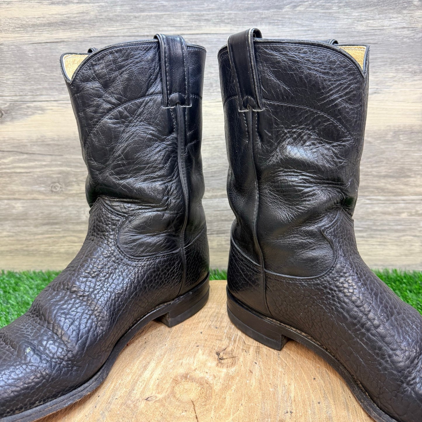 Justin Men - Size 10.5D - Vintage Black Bull Shoulder Cowboy Boots 3202