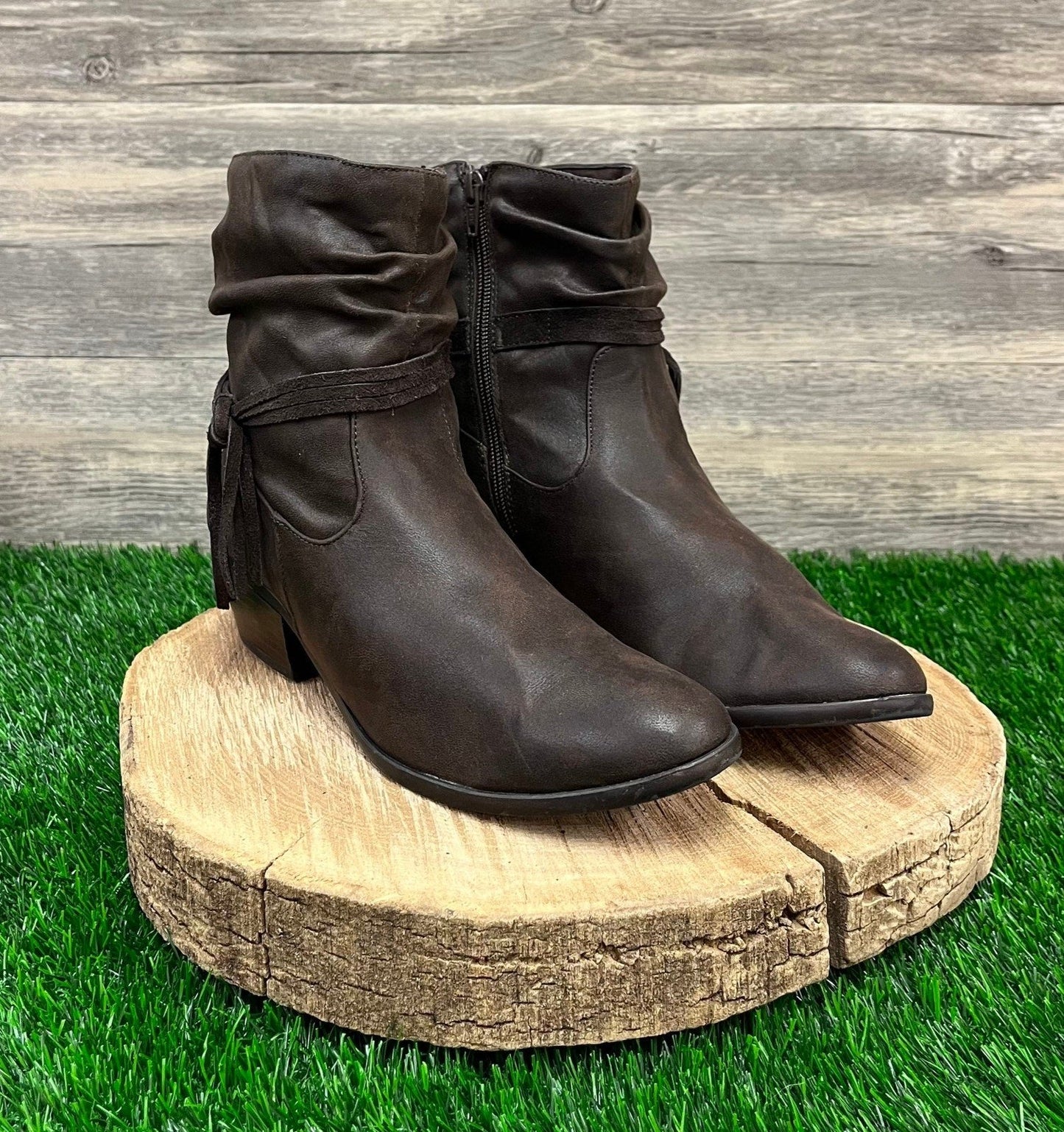 Wear Ever Women - Size 10M - Brown Ankle Zipper Boots