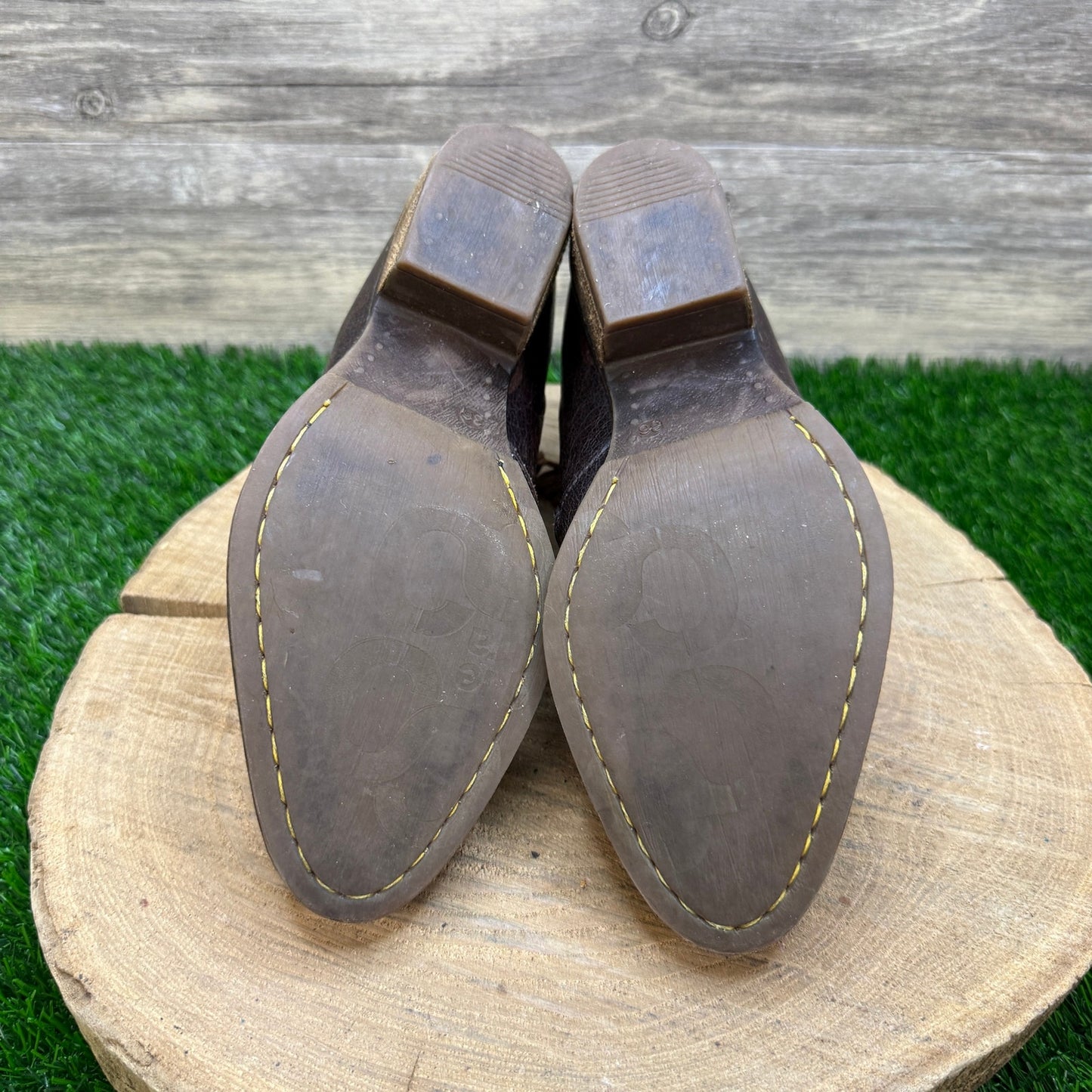 Unknown Women - Size 6.5 - Distressed Brown Portugal Zipper Boots Style 1092