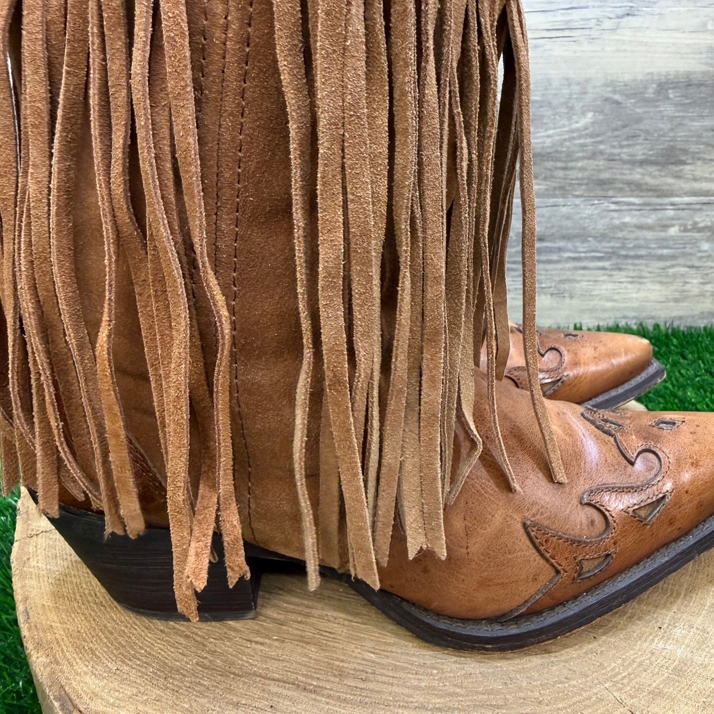 Dingo Women - Size 8.5M - Brown Fringe Snip Toe Cowboy Boots Style DI7445