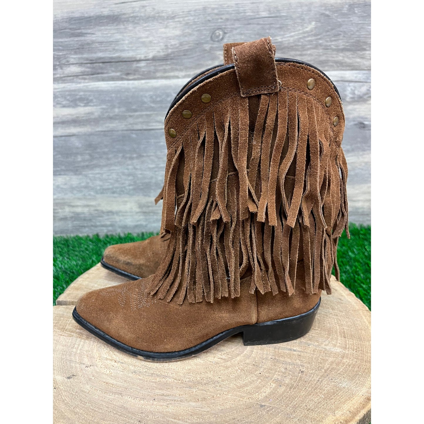 Shyanne Youth - Size 2D - Tan Suede Fringe Snip Toe Cowboy Boots Style 43514C