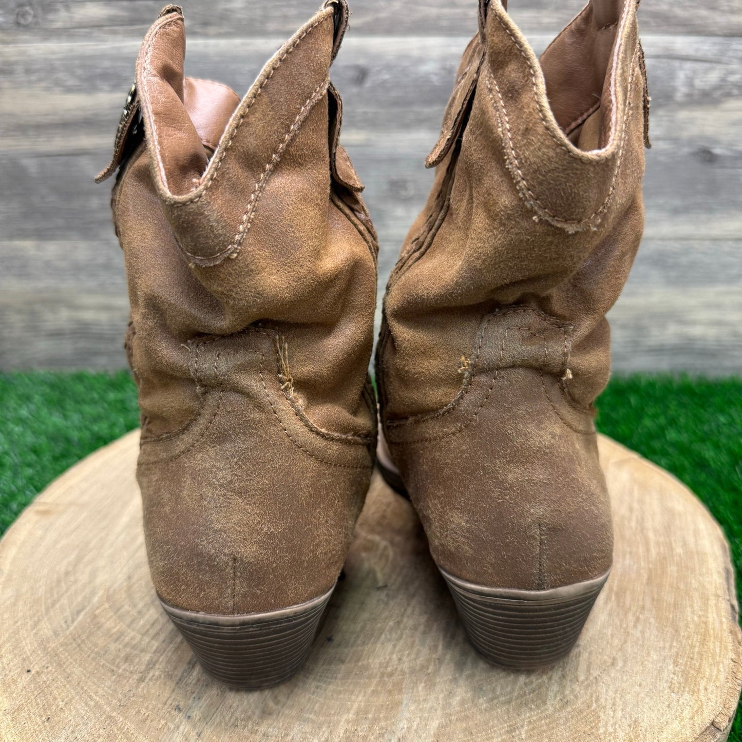 Rampage Women - Size 8.5M - Tan Soft Faux Leather Ankle Boots Style Saratoga