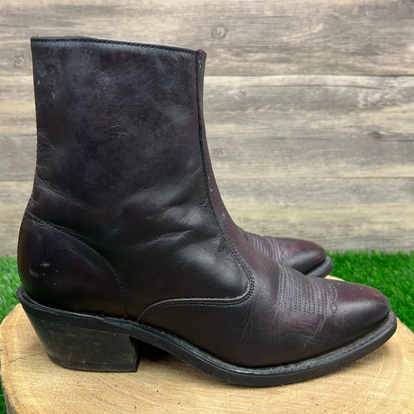 Unknown Men - Size 7D - Burgundy Zipper Ankle Boots 62008