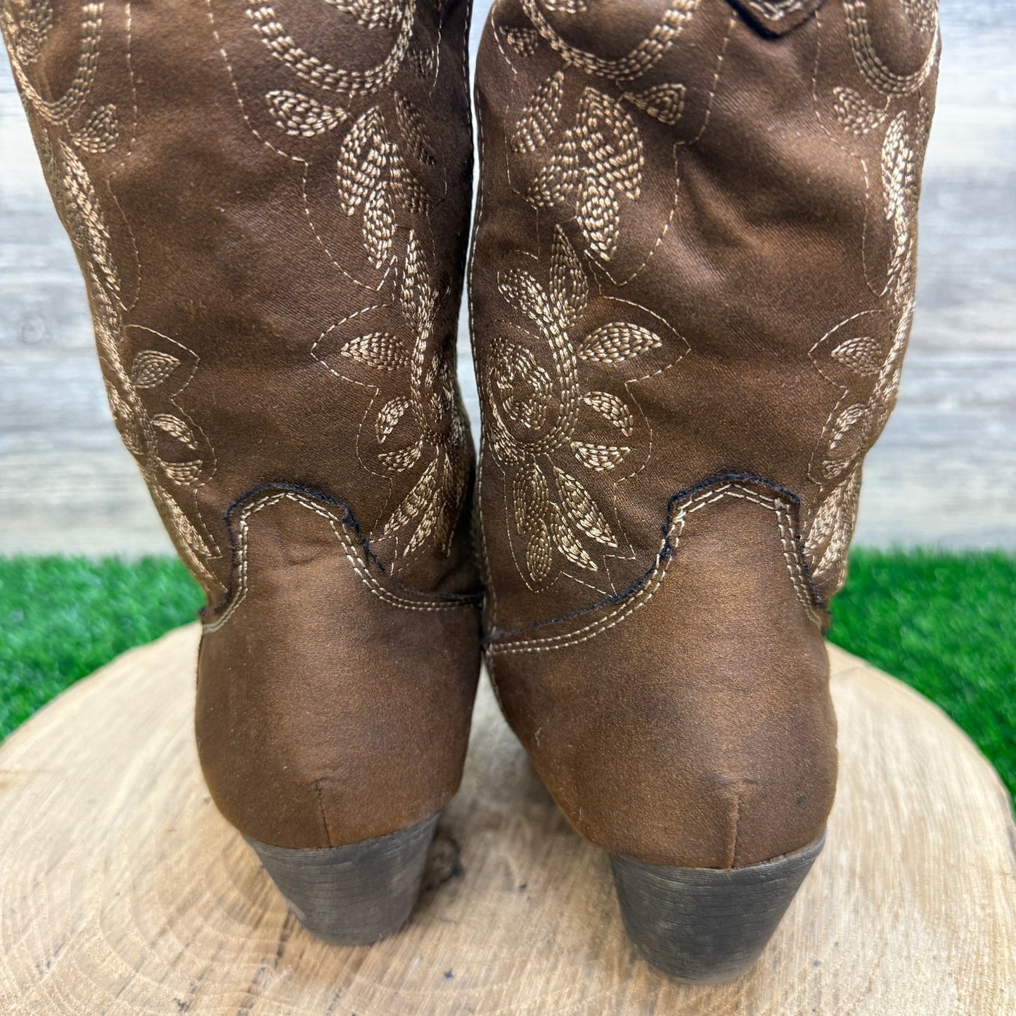 Rampage Women - Size 7.5M - Brown Soft Faux Suede Cowboy Boots 429105