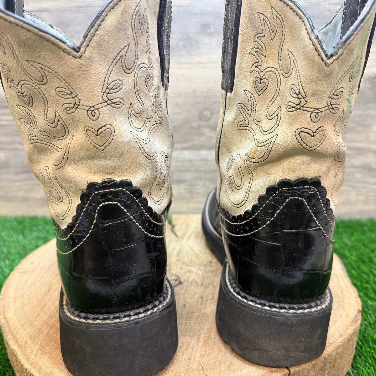 Ariat Women - Size 10B - Cream / Black Gator Print Fatbaby Cowboy Boots 14820