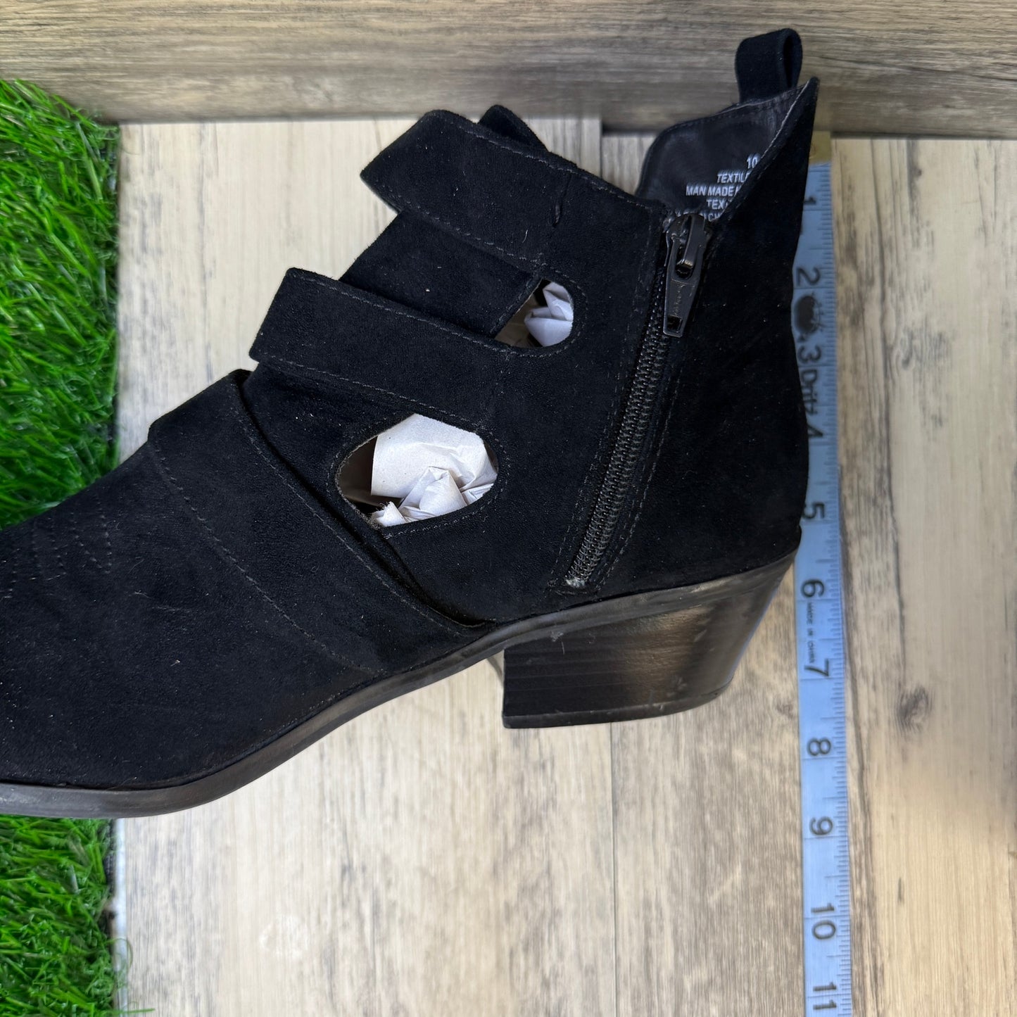 Universal Thread Women - Size 10 - Black Faux Suede Ankle Buckle Boots