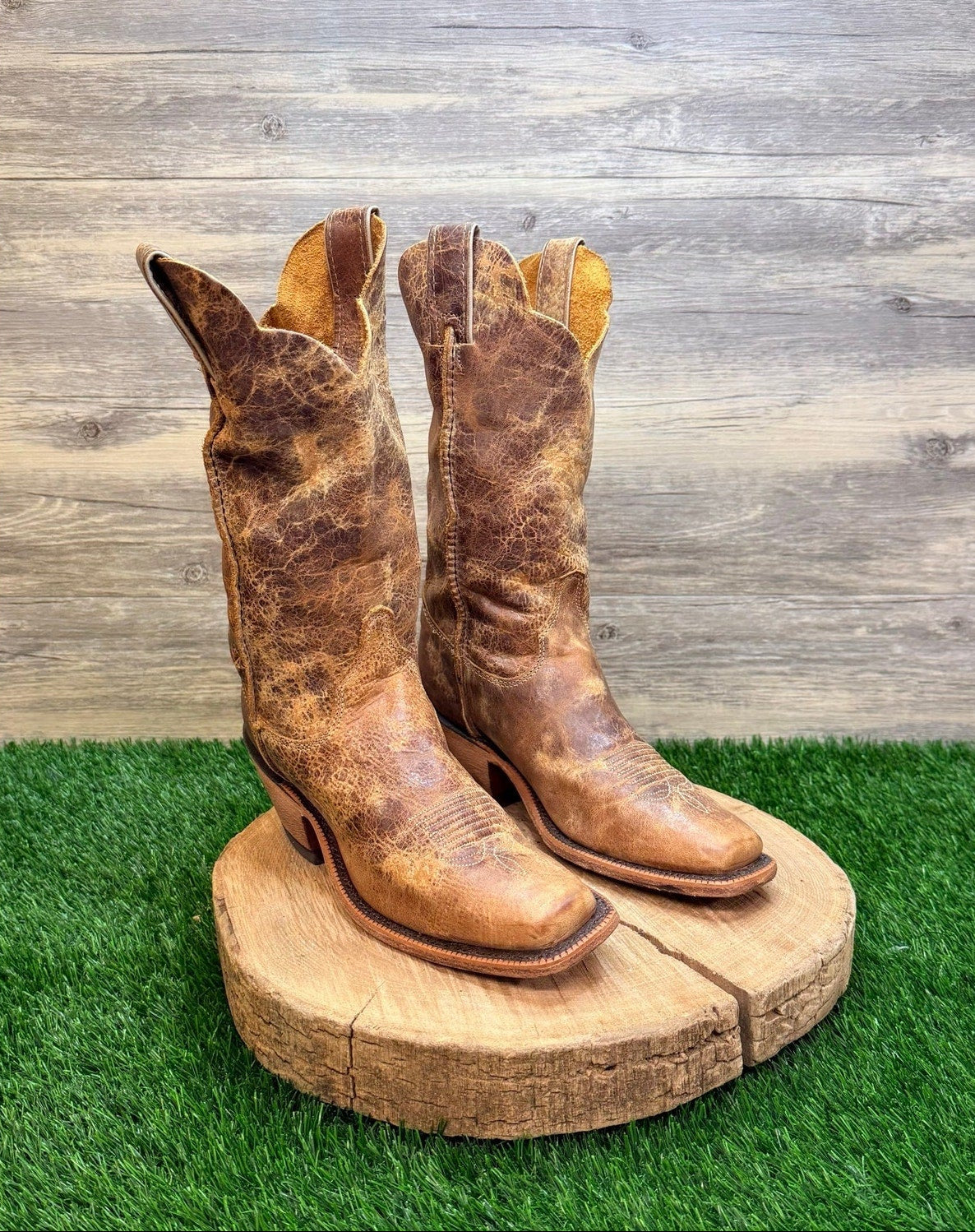 Justin Women - Size 7.5B -  Distressed Tan Square Toe Cowboy Boots BRL122