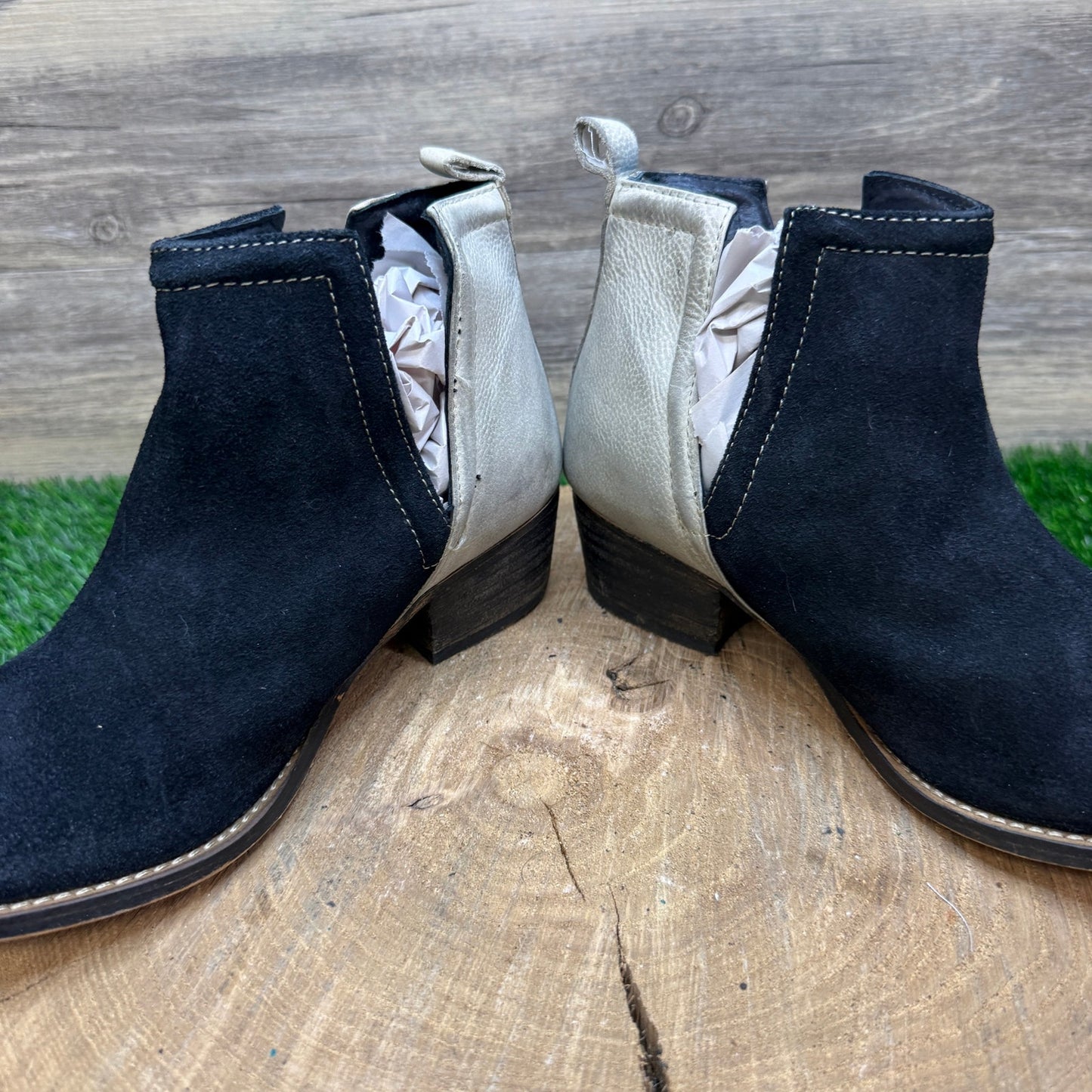 Diba True Women - Size 8.5M - Black/Cream Ankle Boots