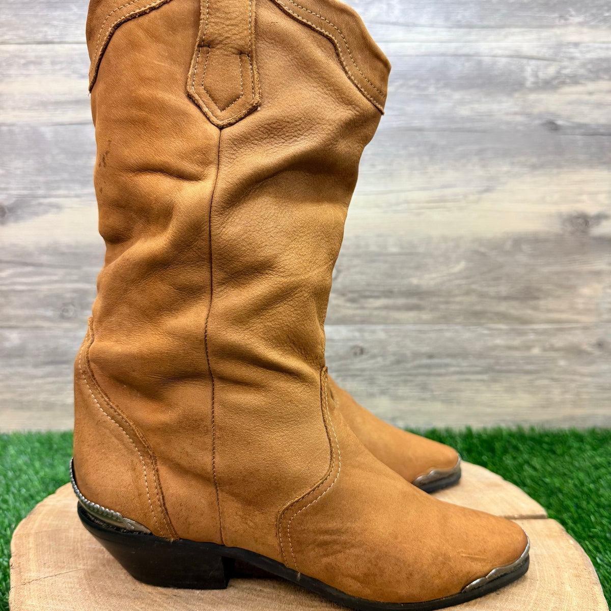 Maine Woods Women - Size 7B - Tan Suede Toe Plate Cowboy Boots