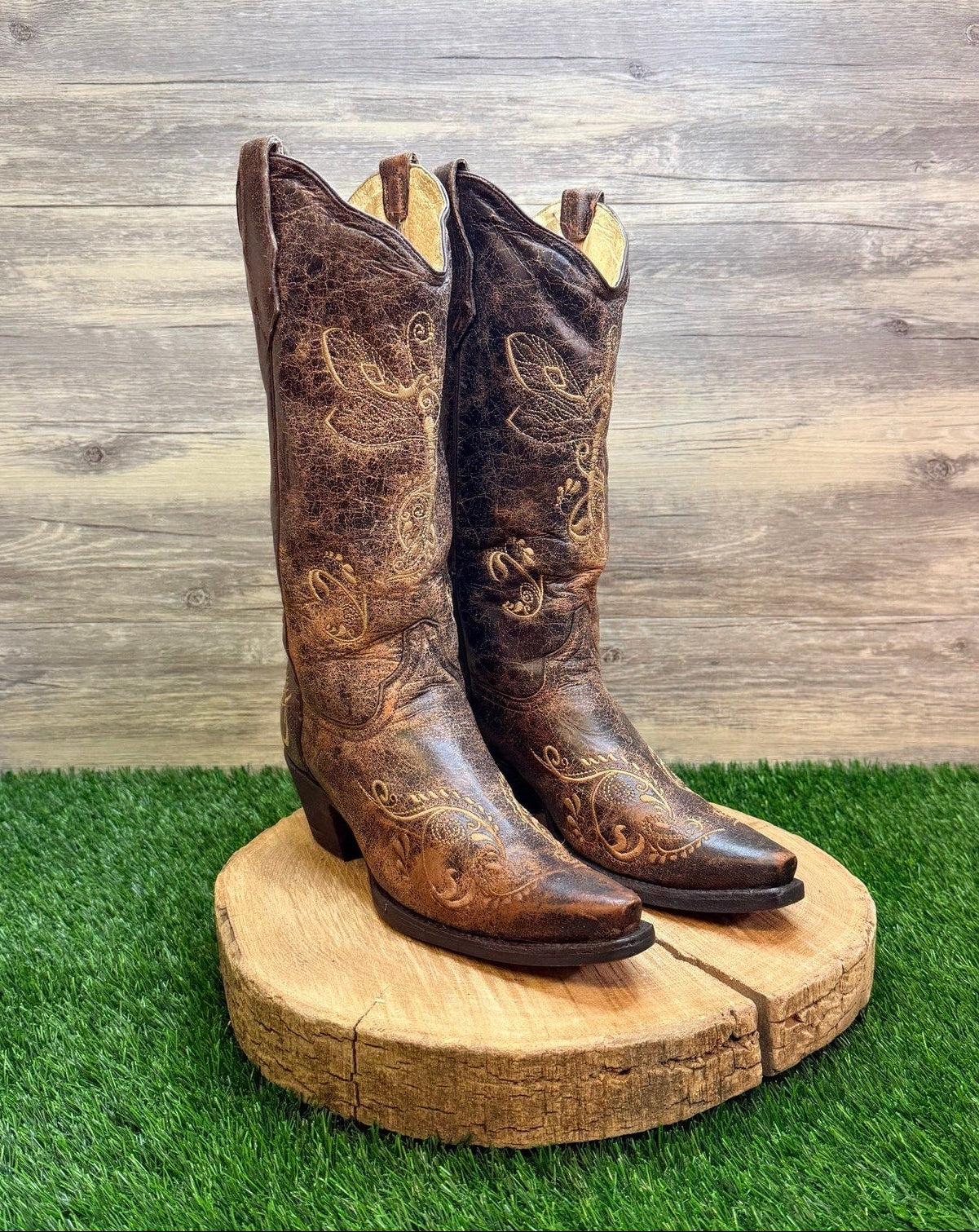 Circle G Women - Size 9M - Distr. Brown Dragonfly Snip Toe Cowboy Boots L5001